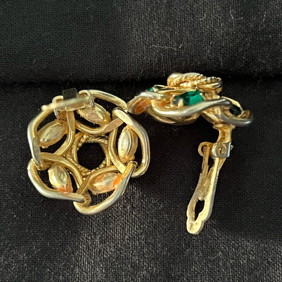 Vintage Faux Emerald Earrings - Picture 10 of 11